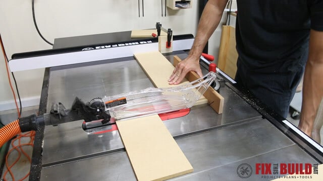 ripping downdraft sanding table sides on tablesaw