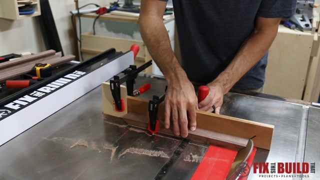 cutting miters on tablesaw