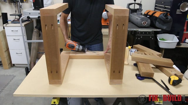 joining side table sides with pocket holes