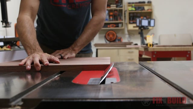 cutting continuous miters on a tablesaw