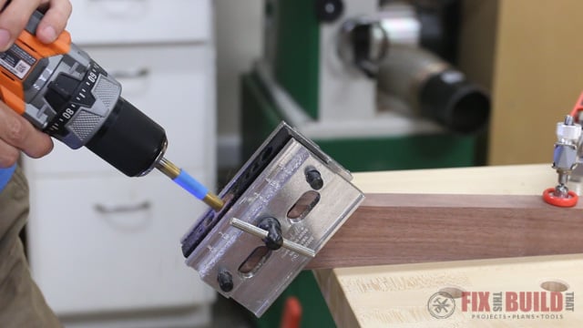 using a self centering dowel jig