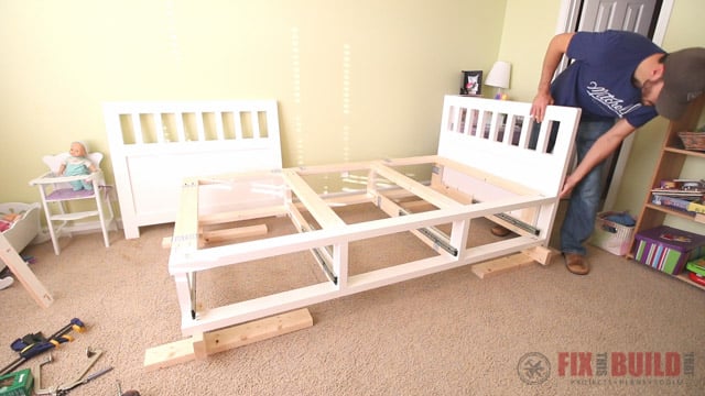 how to build a diy daybed