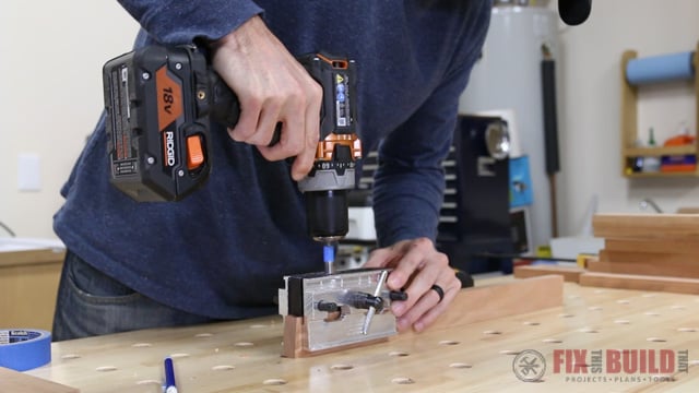 how to use a self centering dowel jig