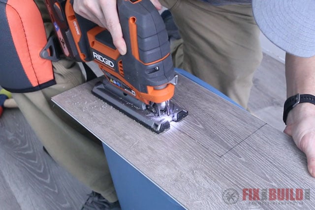 notching vinyl planks for corners