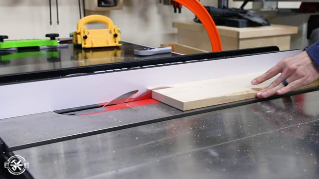 Cutting wood to width on table saw