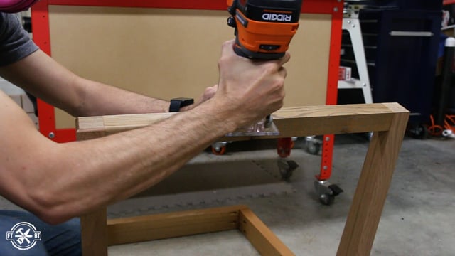 using hand router on wood