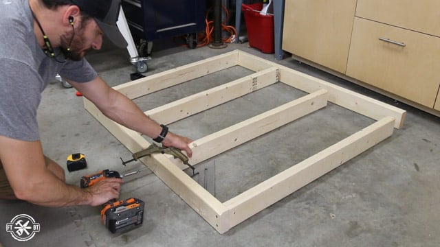 using a right angle clamp to hold boards while screwing them together