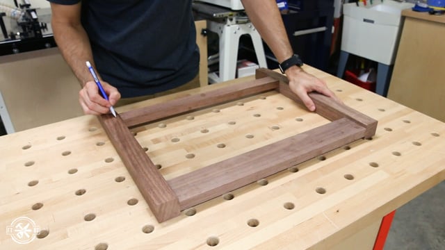 labeling parts of table side