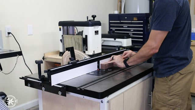 using router table to put round over on table leg