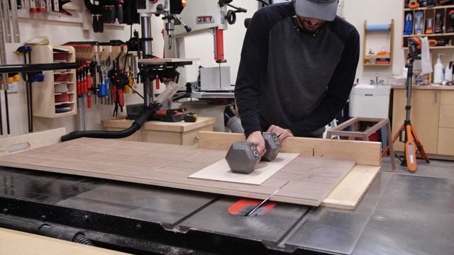 Cutting miters into wood