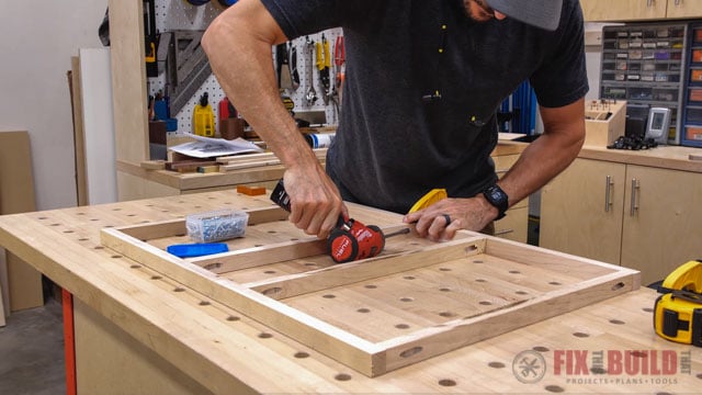 attaching frame with pocket holes